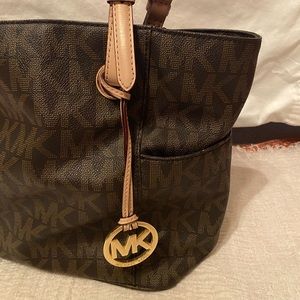 Micheal KORS tote purse